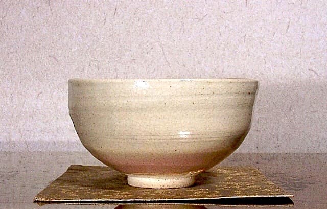 京焼・清水焼　高橋道八(六世)作　桃山御本　五三桐紋　茶碗　無傷　箱合　保証。