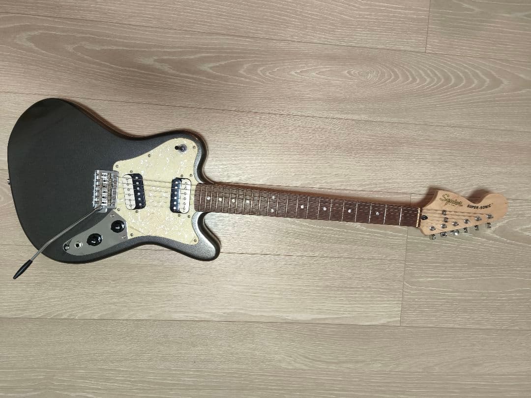 ギター Squier Paranormal Super-Sonic