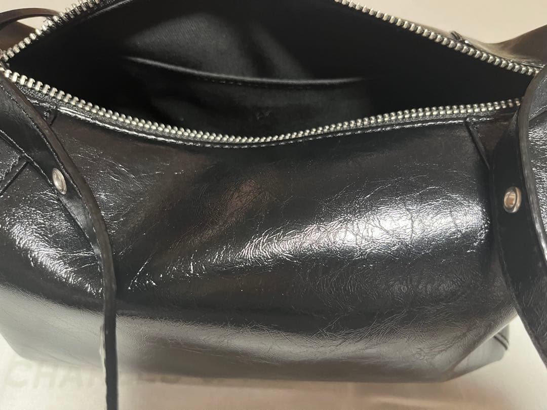 チャールズアンドキース　ザイリア ホーボーバッグ