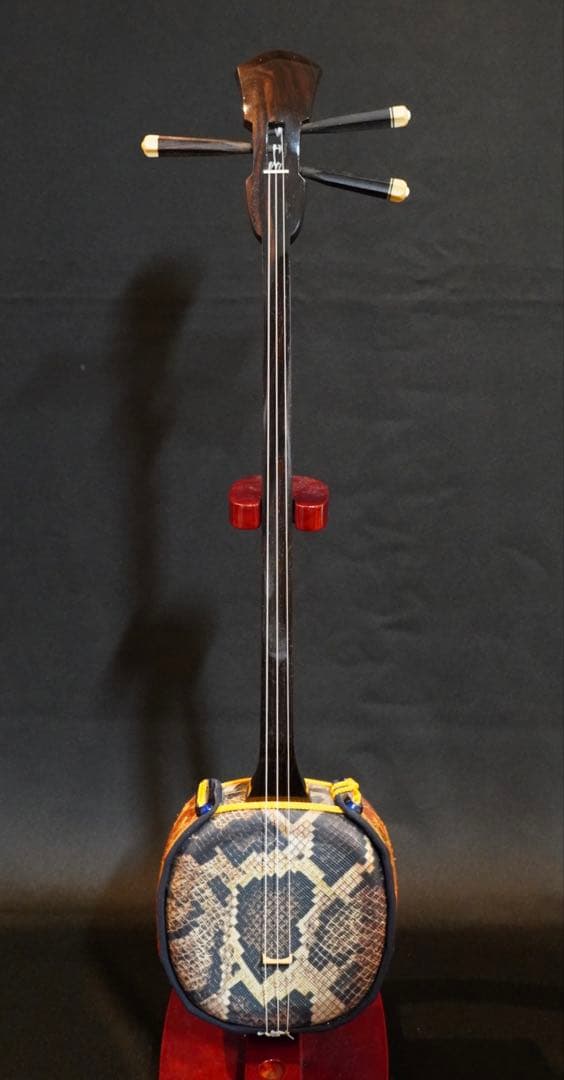 美型真壁古民家床柱縞黒檀三線　所有者様が40年前に入手　まずはご覧ください