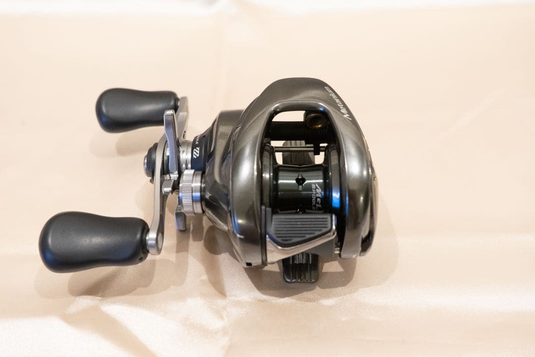 美品20メタニウムHG LEFT ノーマルギア付き ベイトリール　シマノ