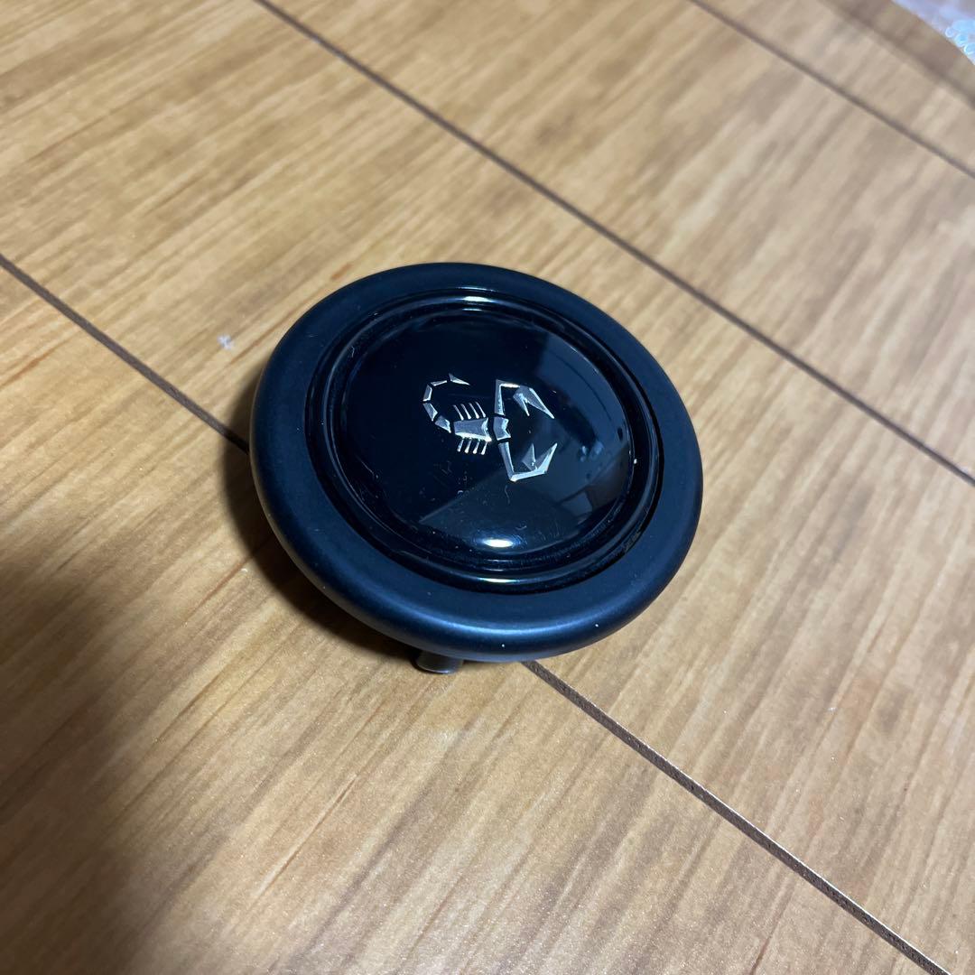新品　コレクション品　アバルト　ホーンボタン　黒　ＭＯＭＯ