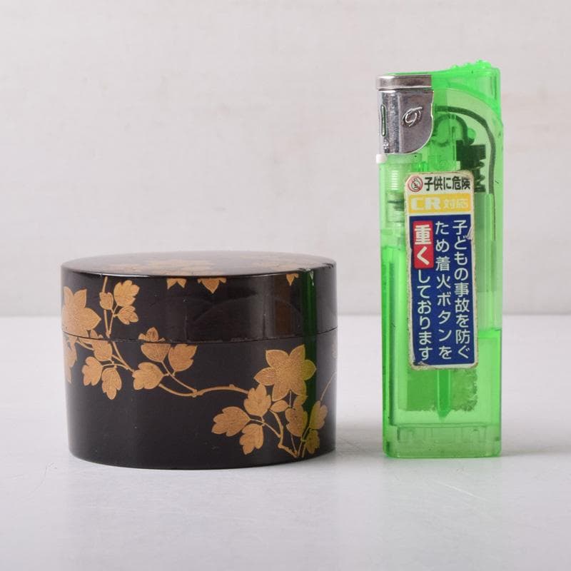 茶道具　漆塗　時代花草蒔絵　香合　時代箱付　V　8233