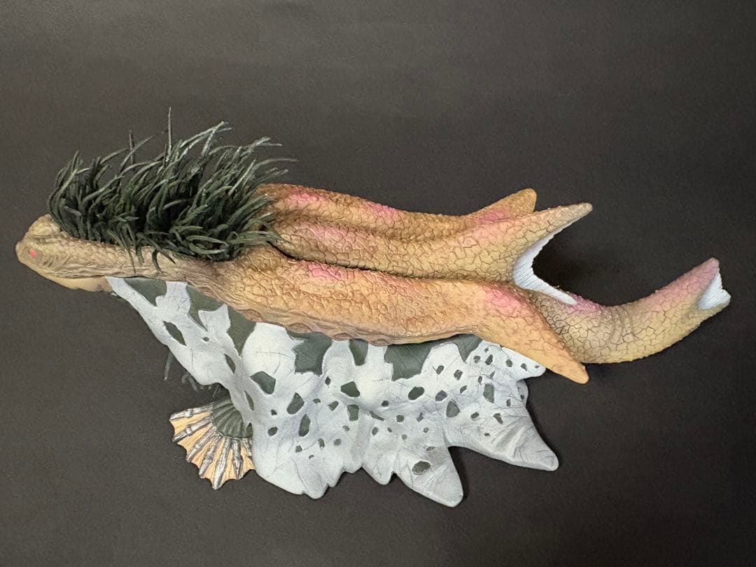 ご依頼品　巨大顎海獣スキューラ　ソフビ　改修　リペイント