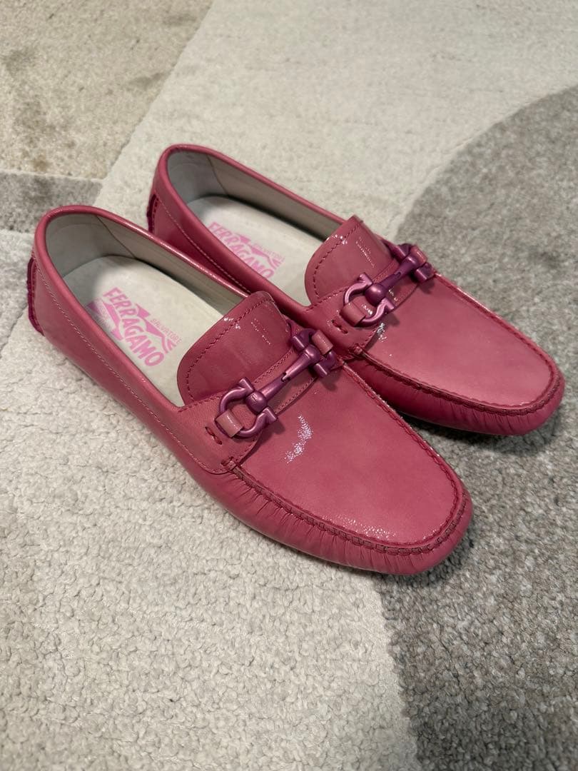 【超美品】サルヴァトーレ・フェラガモ ピンクレザー ローファー