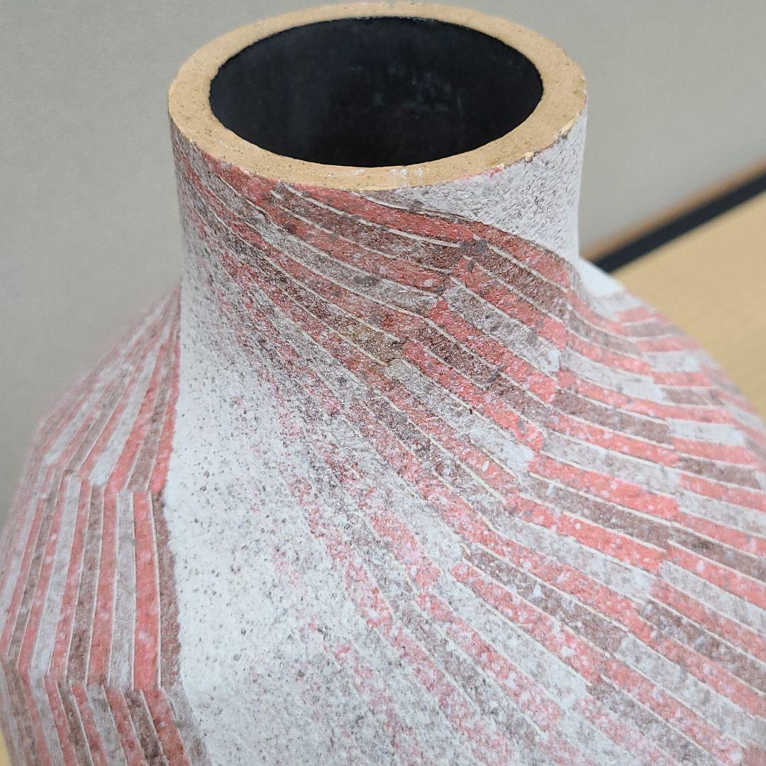 信楽焼石山哲也作 象嵌泥彩螺旋壷 高さ1尺5寸（約45cm） 共箱なし 本物保証