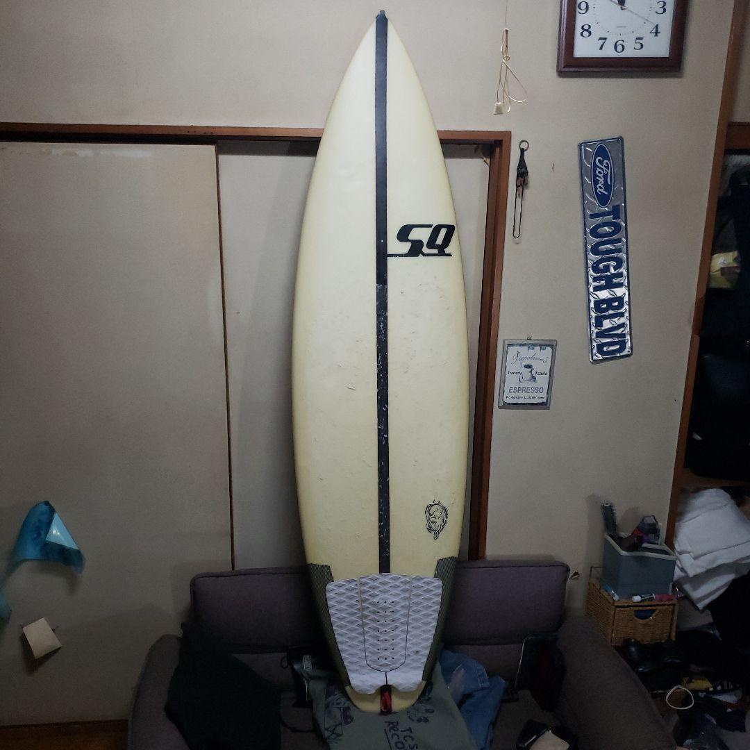 SQシークエンスのサーフボード