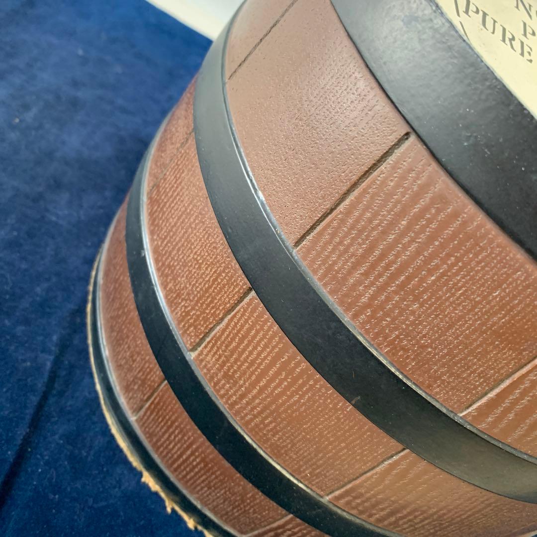 サントリーウイスキー　樽型ディスプレイ