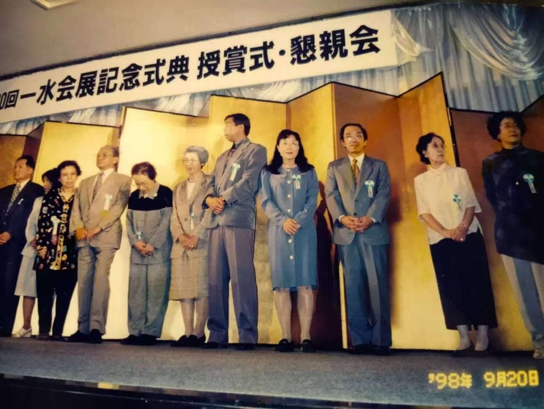 真作油絵 一水会準会員 豊田満春「牡丹」F3号 豪華額装 華やかで品格のある一品