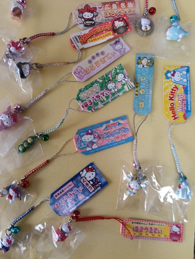 E ご当地ハローキティファスナーストラップなど日本全国47都道府県制覇！＋１個