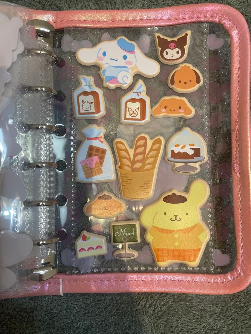 【コギャルキティシール帳　バインダー付き】サンリオ　ズートピア　シール帳ランダム