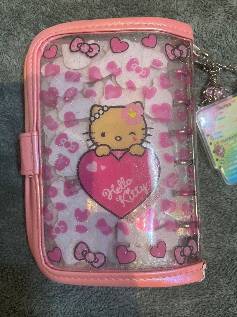 【コギャルキティシール帳　バインダー付き】サンリオ　ズートピア　シール帳ランダム