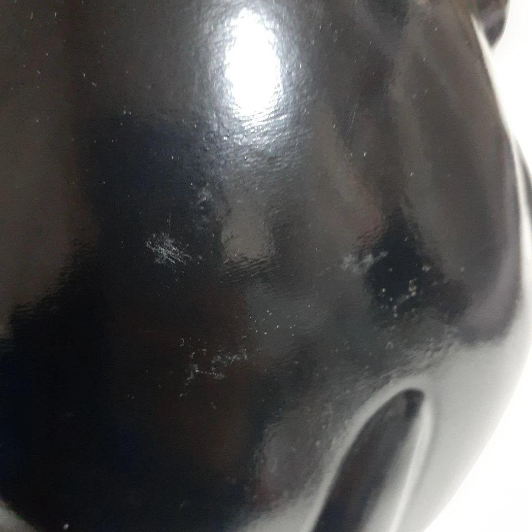 129　瀬戸焼　 黒色　8寸　招き猫　左手上げ　 陶器製　約25㎝　商売繁盛