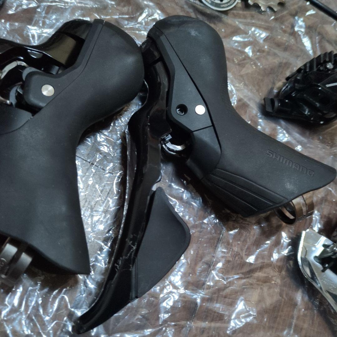 Shimano 105 R7000ブレーキ シフター セット付属あり！
