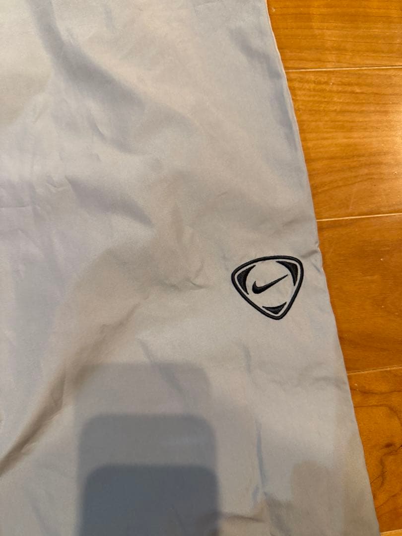 新品同様　サッカー　ナイキ　NIKEナイロン ピステ 上下セット　Lサイズ