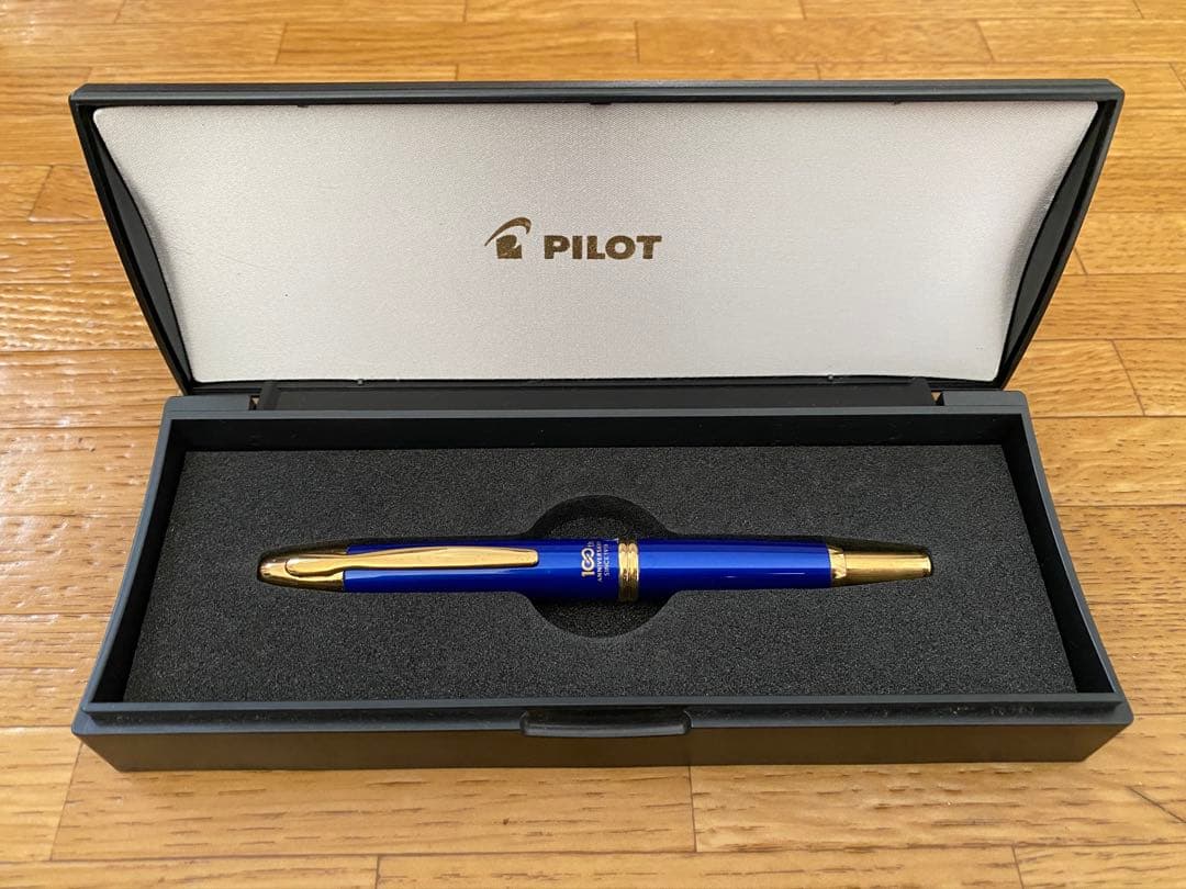 PILOT パイロット 万年筆 キャップレス 100周年記念　株主優待品
