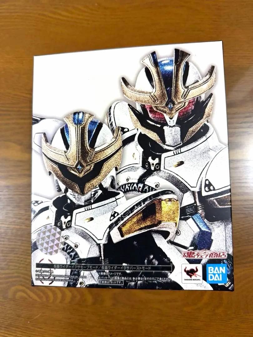 S.H.Figuarts（真骨彫製法） 仮面ライダーイクサ　BANDAI