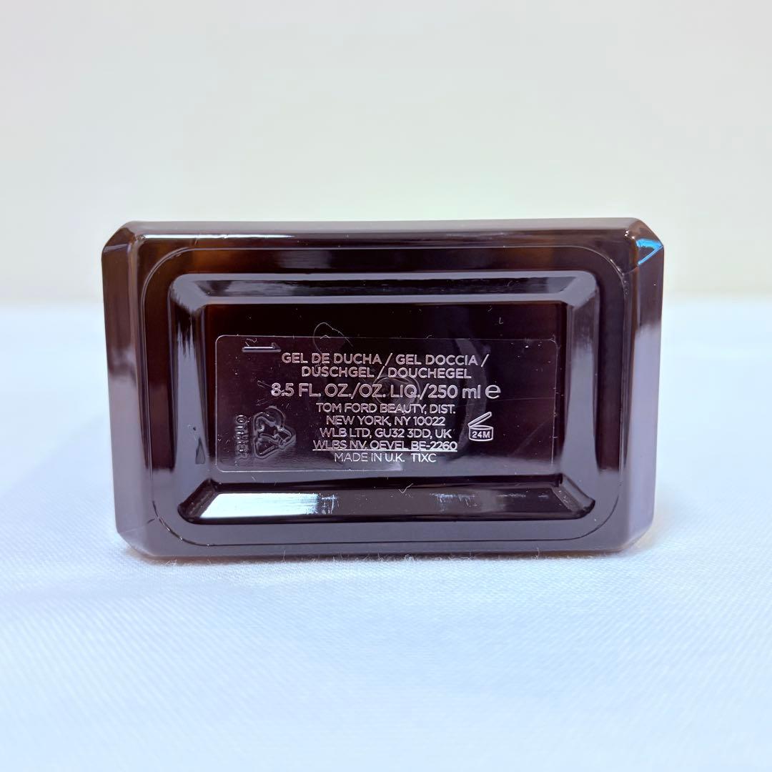 新品未使用　トムフォード　ウードウッド　シャワージェル　ボディソープ　250ml