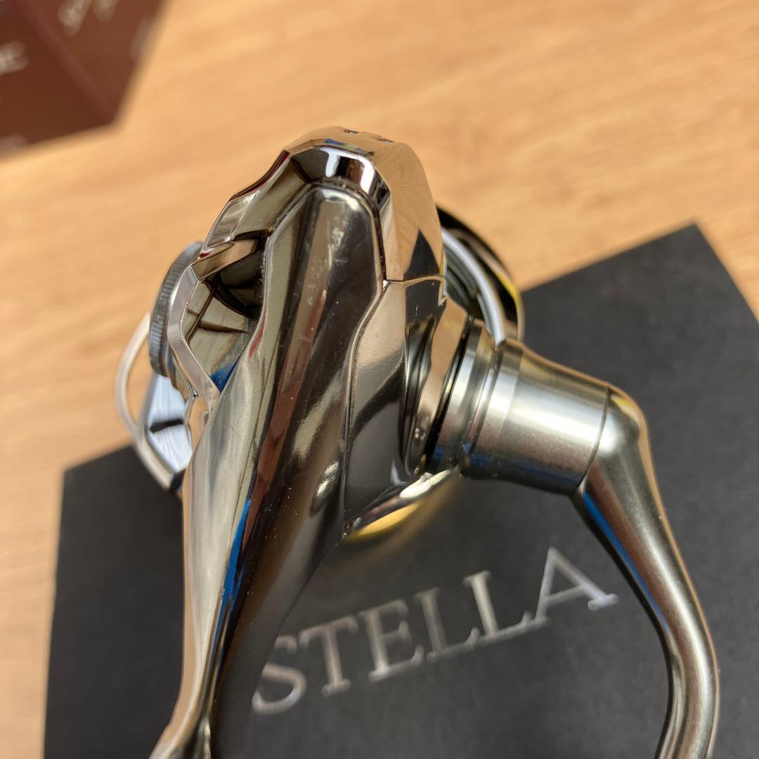 １８STELLA C2500SHGスピニングリール 箱付き