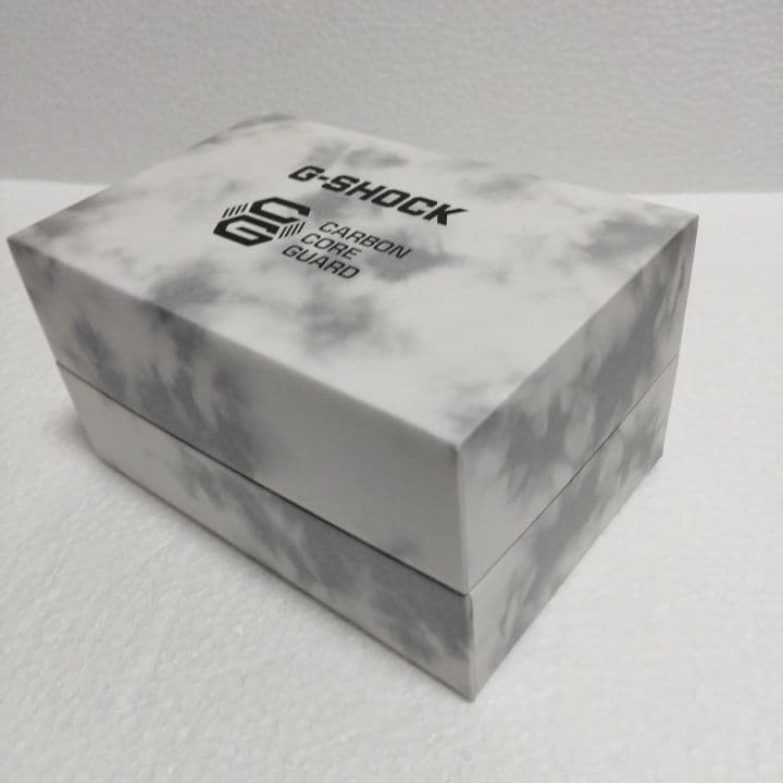 おとちゃん様・CASIO GーSHOCK カーボン コア ガード 白