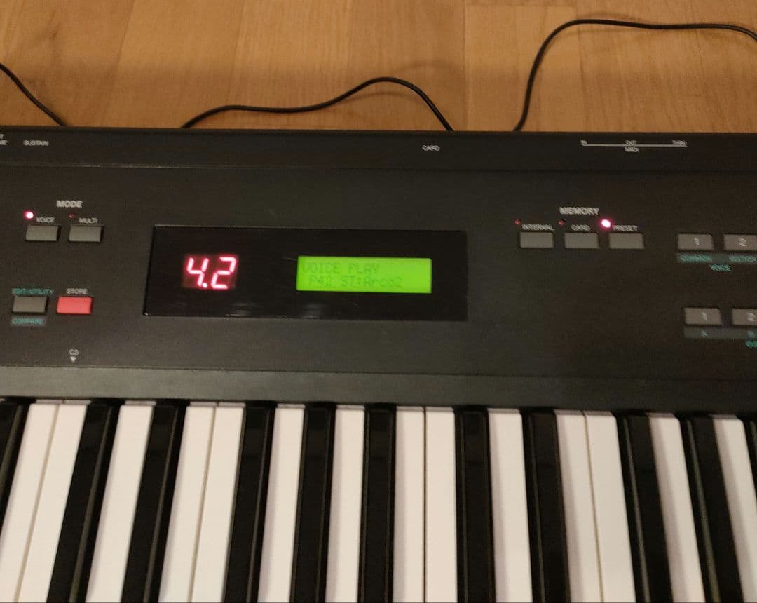 YAMAHA シンセサイザー SY35 ※本体+収納ケース+ACアダプター付