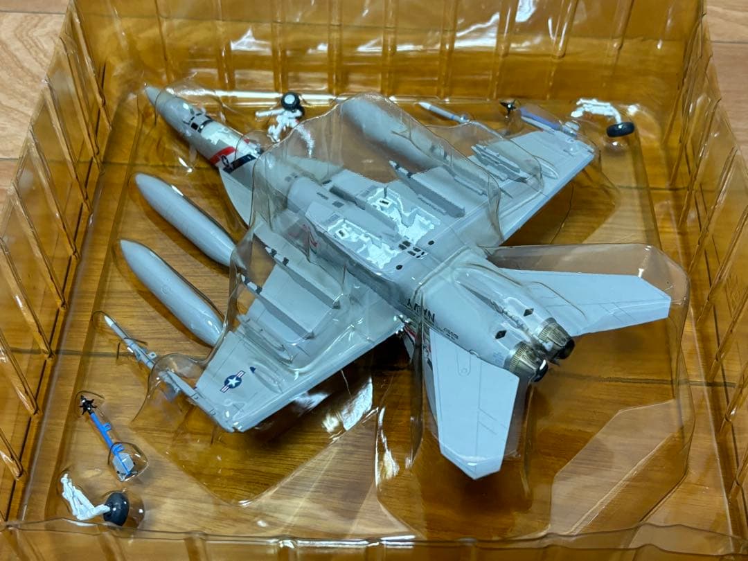 ドラゴン 1/72 F/A-18F SUPER HORNET VFA-2 訳あり