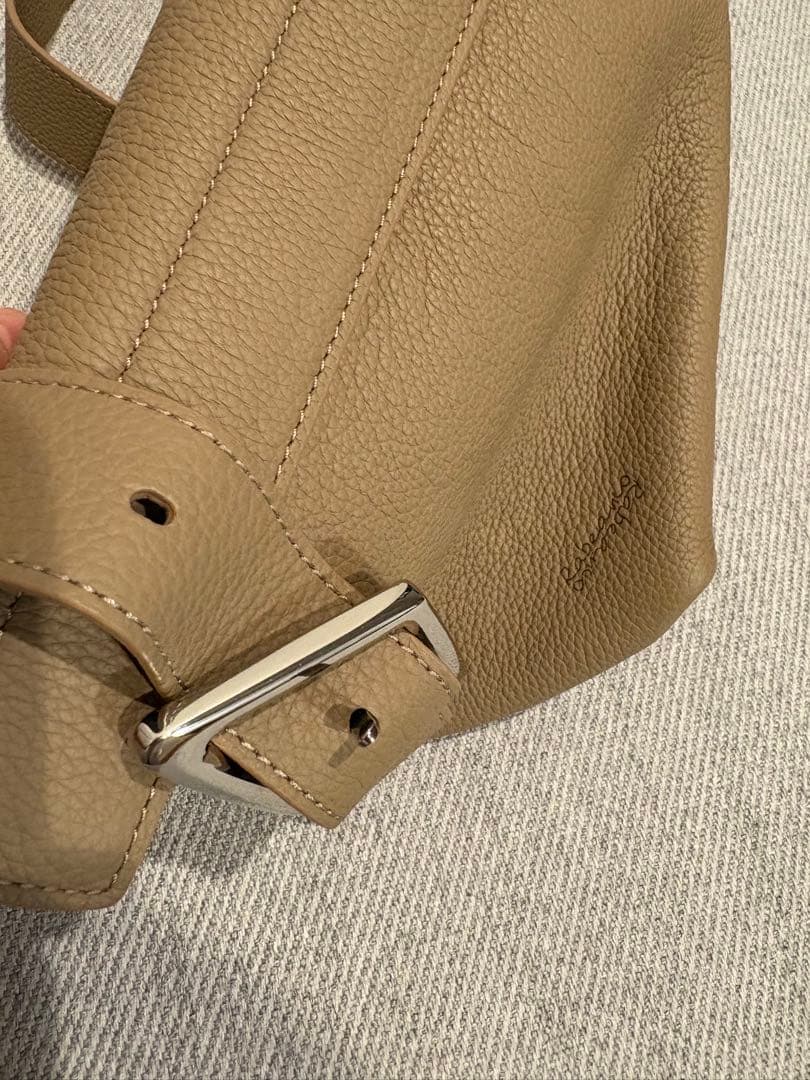 Rabeanco ラビアンコ　クロスボディバッグ　ベージュ