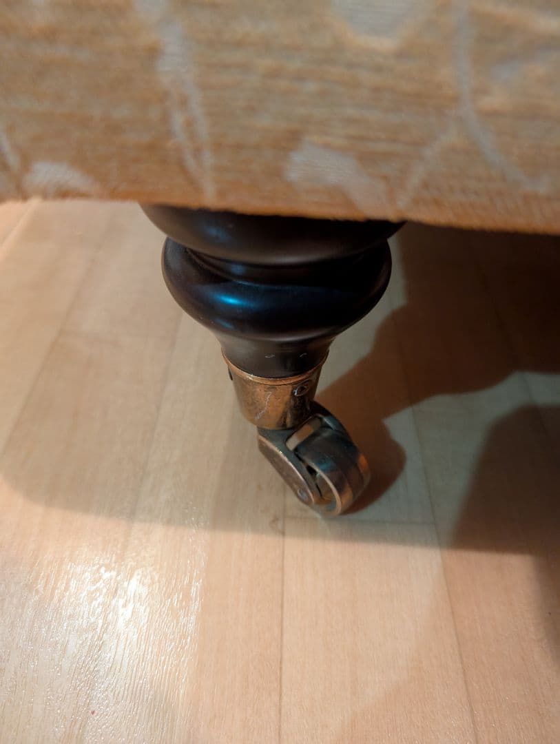 ローラアシュレイ　オットマン　スツール