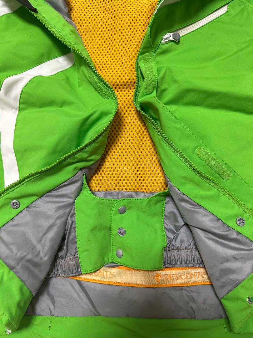 スキーウェア　デサント　破損箇所有り