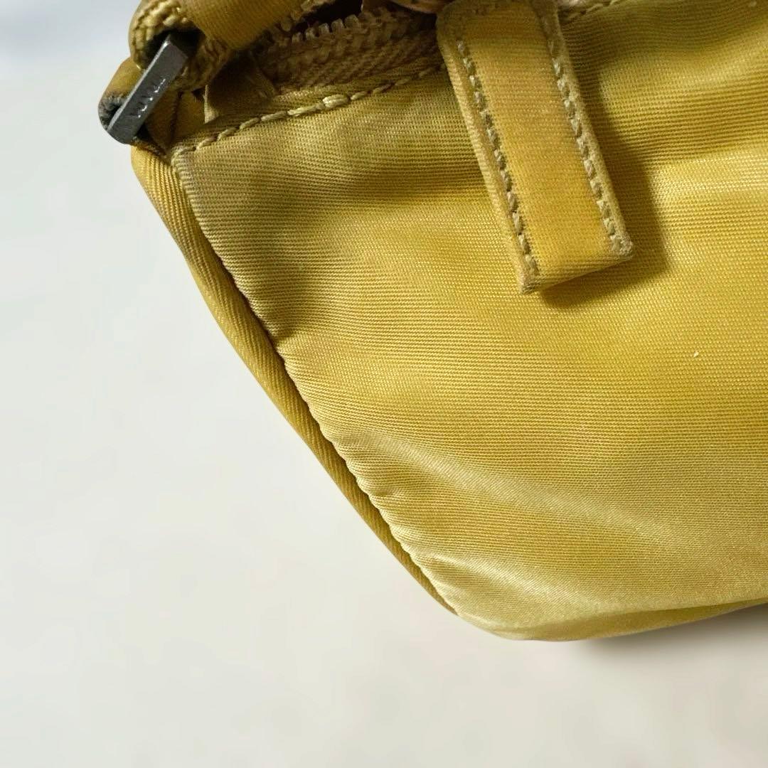 PRADA プラダ アクセサリーポーチ イエロー MV632