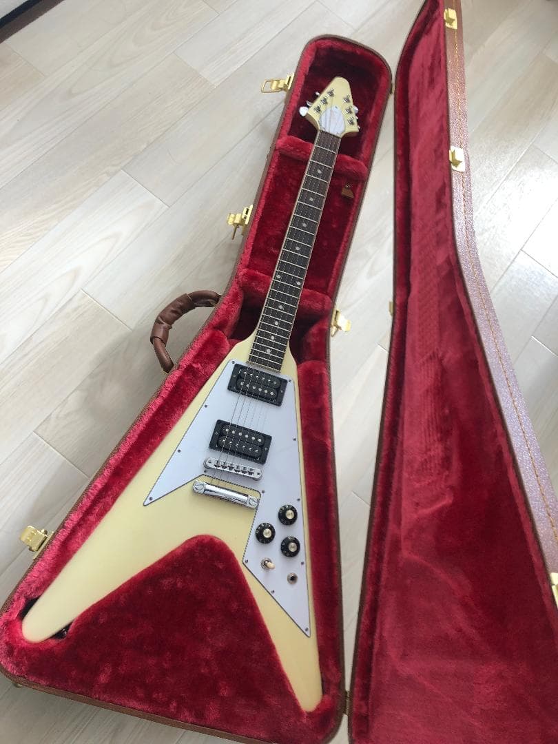 Gibson Flying V white ギブソン　フライングV 白