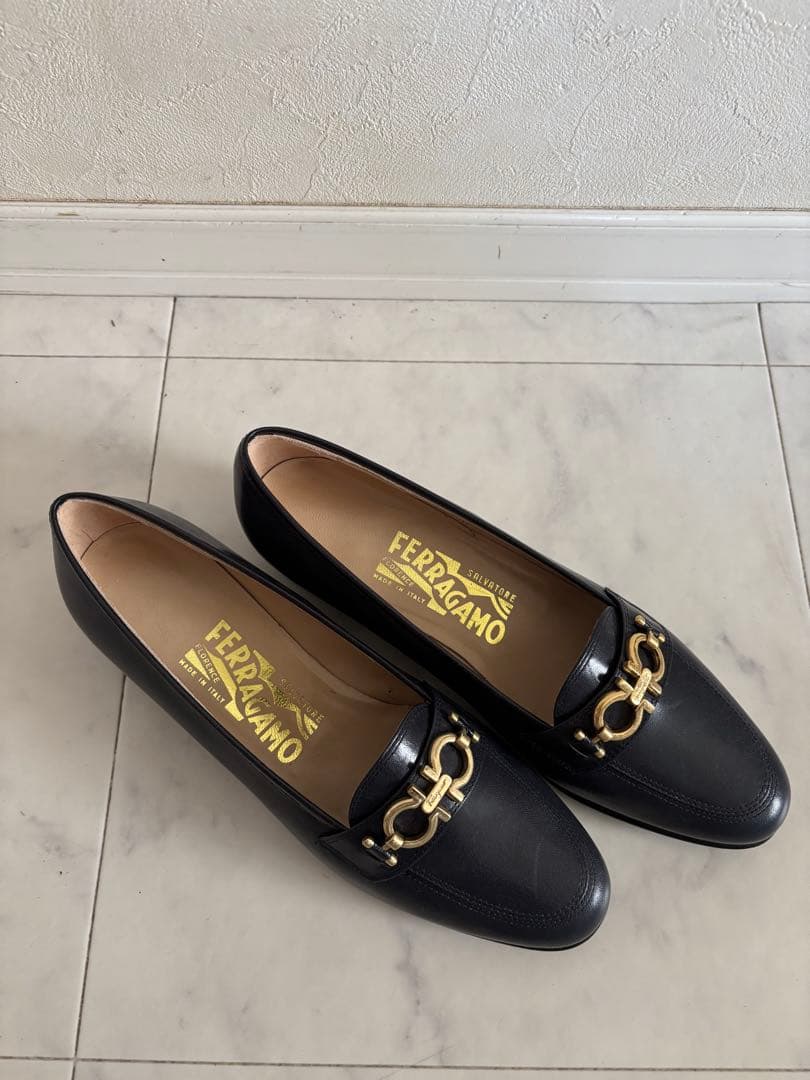 SalvatoreFerragamo 6 1/2 RAMONAレザー ローファー
