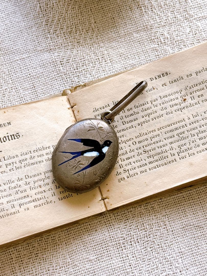 フランスアンティーク　ペンダントトップ・つばめ