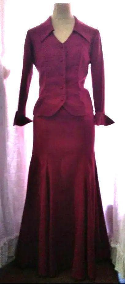 色注意　フラメンコ衣装ジャケットとファルダ赤よりバーガンディーの2ピース