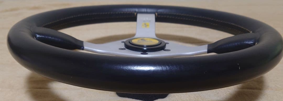 G*T様 【傷あり】モモ キャバリーノ レザーステアリング