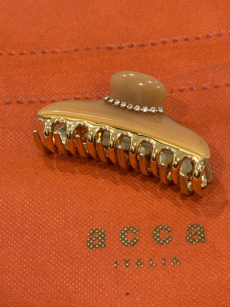 acca アッカ 超美品 ベージュ ヘアクリップ ストーン付き
