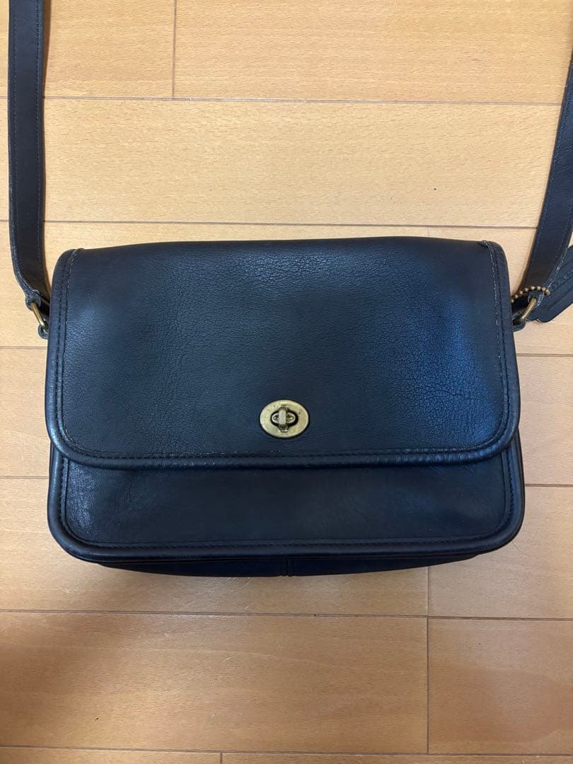 バッグ OLD COACH turn lock leather shoulder bag