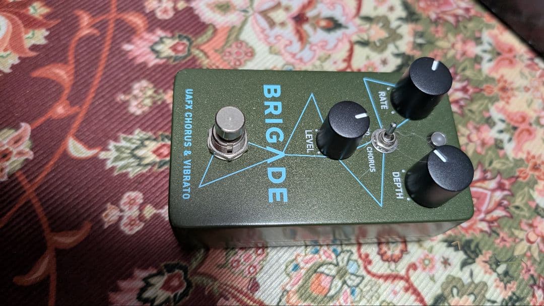 ギター UAFX Brigade Chorus & Vibrato