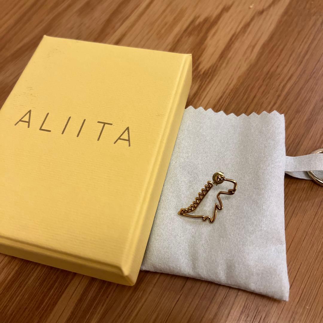 ALIITA ゴールド 恐竜ピアス