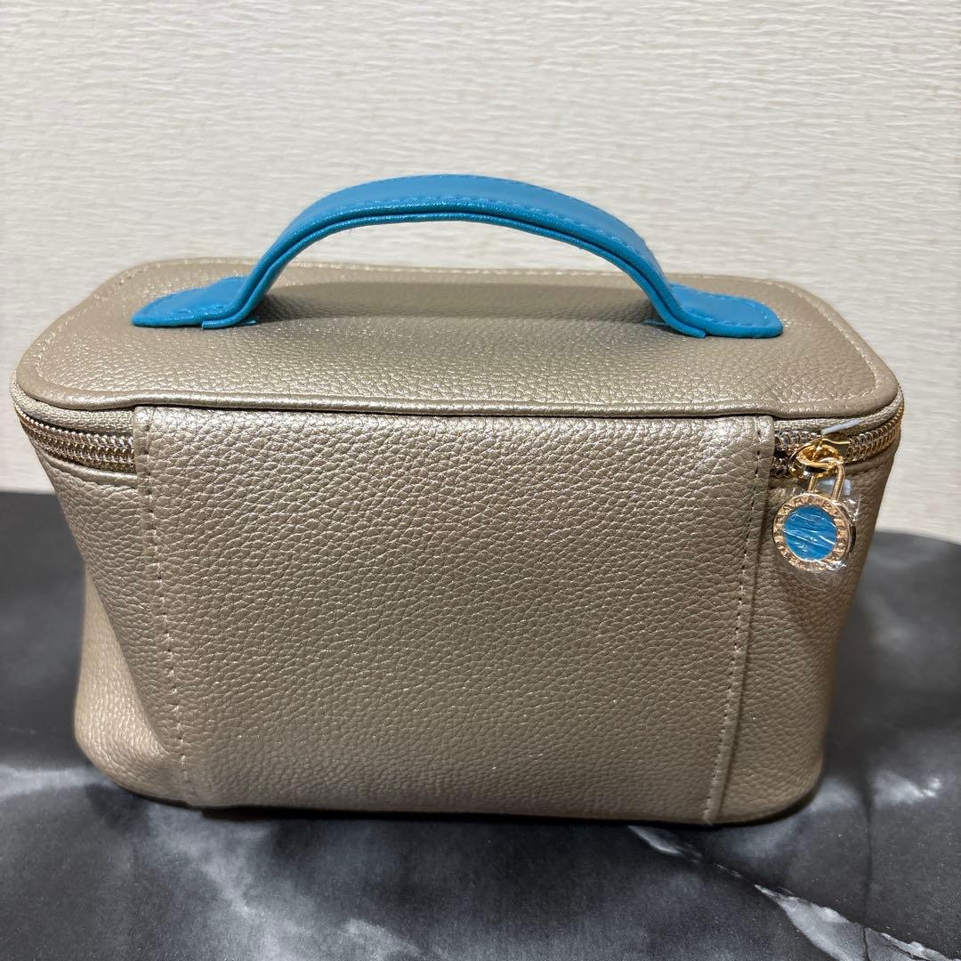 エミレーツ女性用ファーストクラスアメニティ