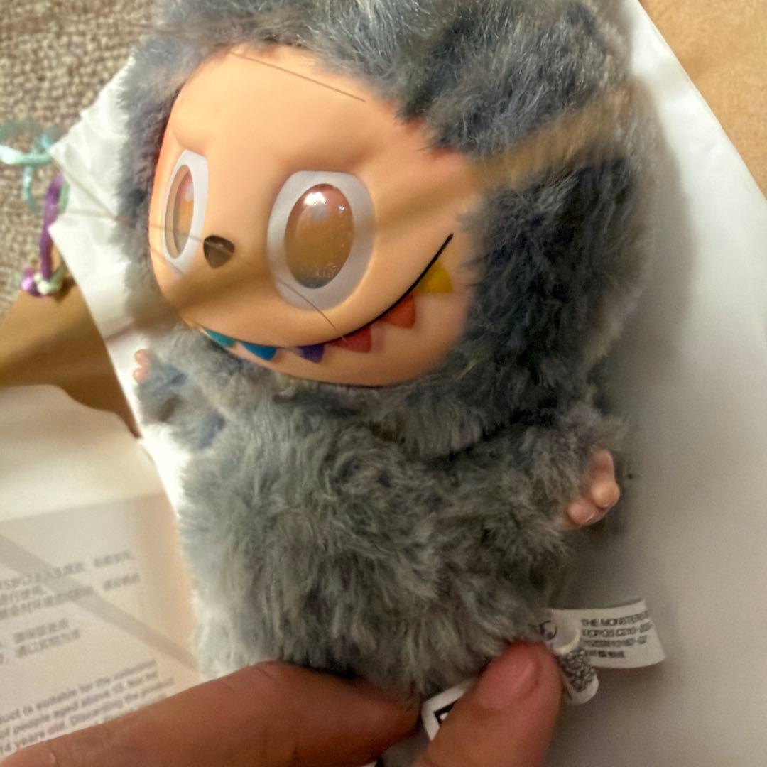 レアカラー！　POPMARTLabubu エナジー　ラブブシークレット