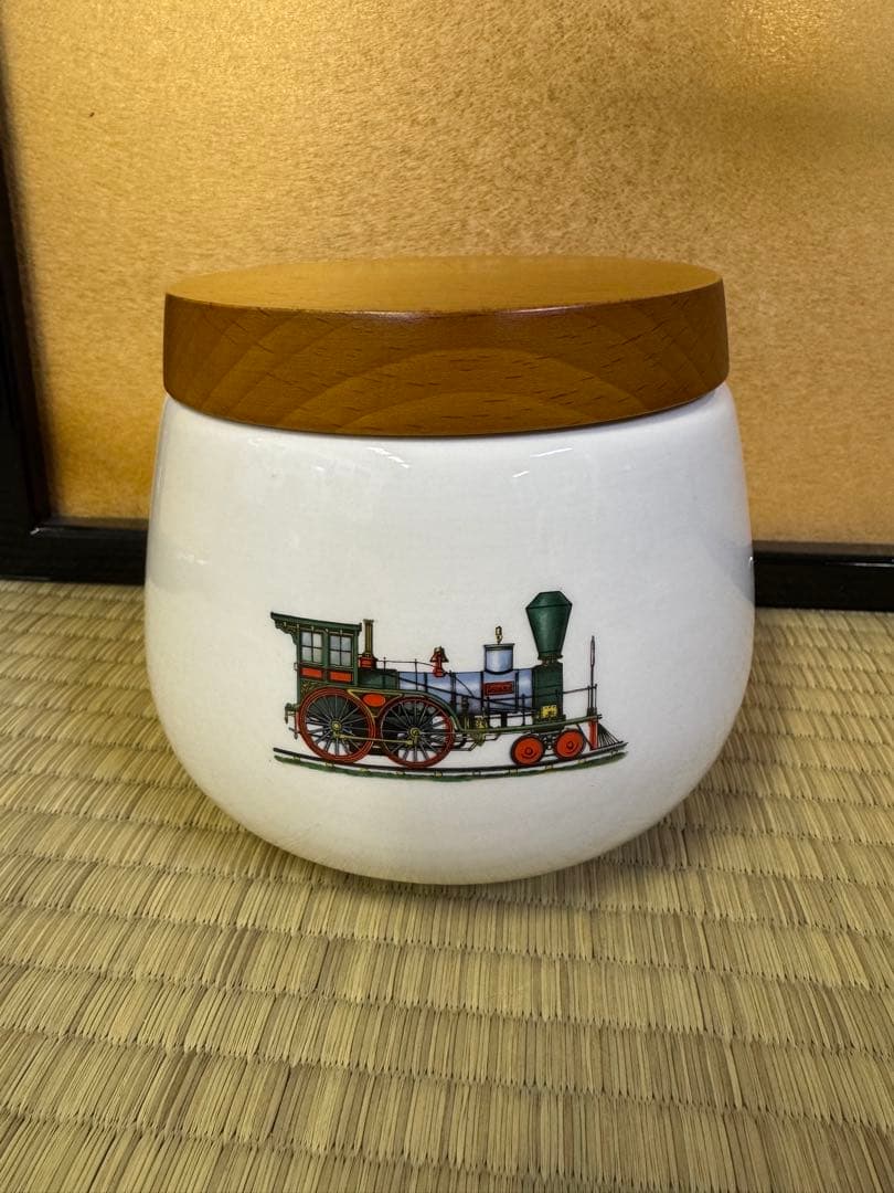 希少　Butz-Choquin ブッショカン　タバコ入れ　イタリア製　陶器　電車