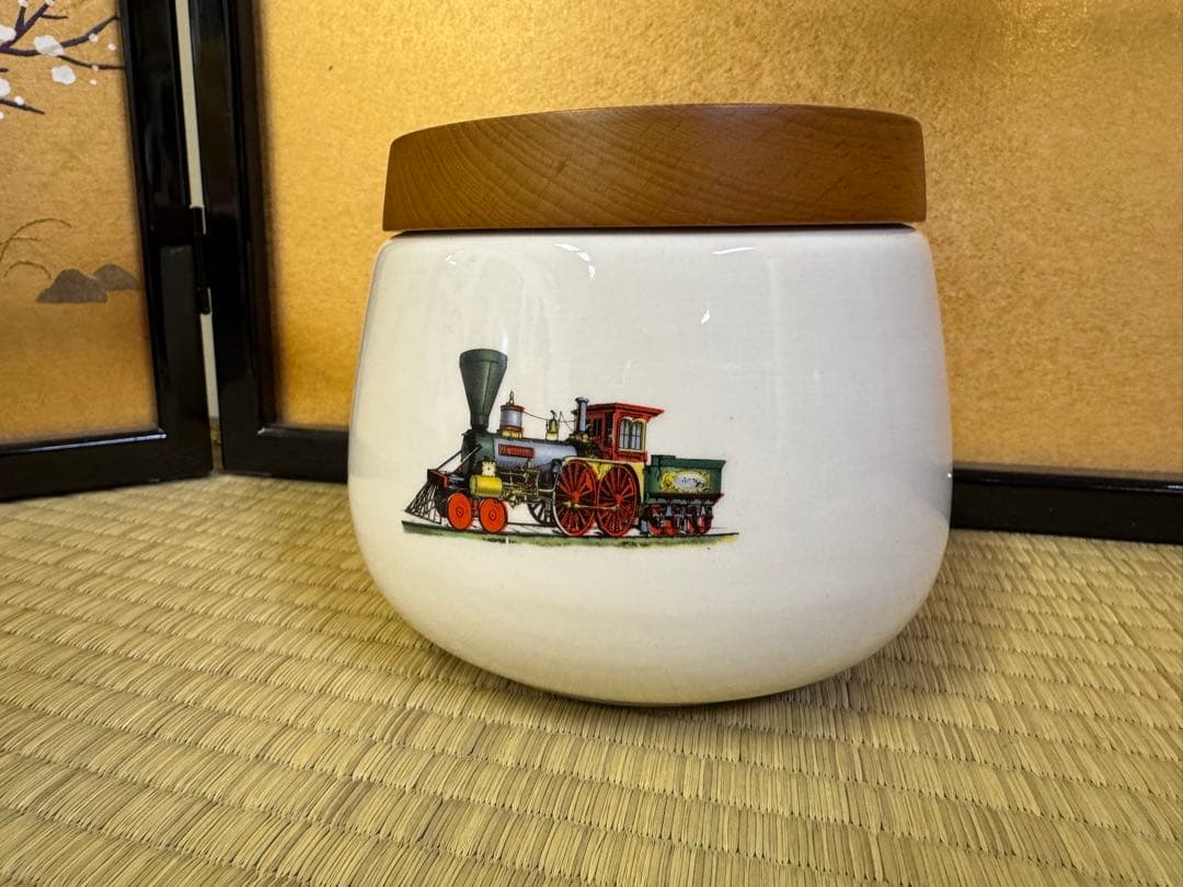 希少　Butz-Choquin ブッショカン　タバコ入れ　イタリア製　陶器　電車