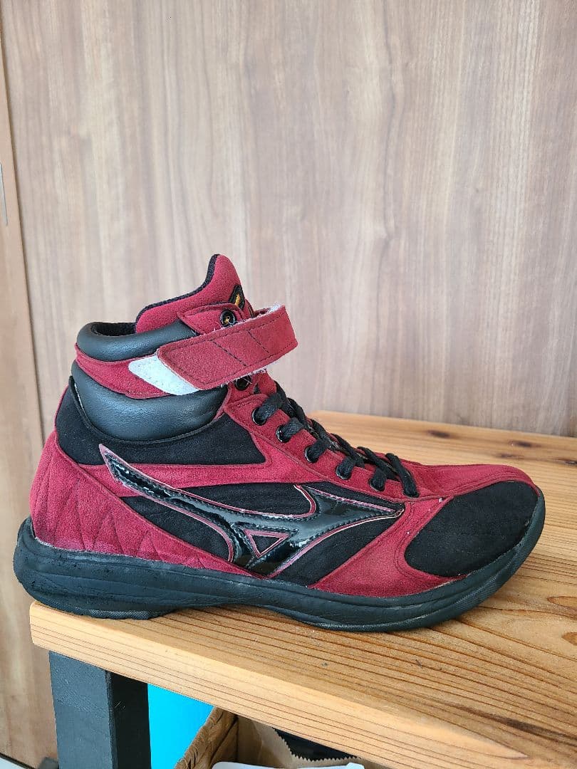 ミズノ ハイカットトレーニングシューズ ワインレッド×ブラック　アップシューズ