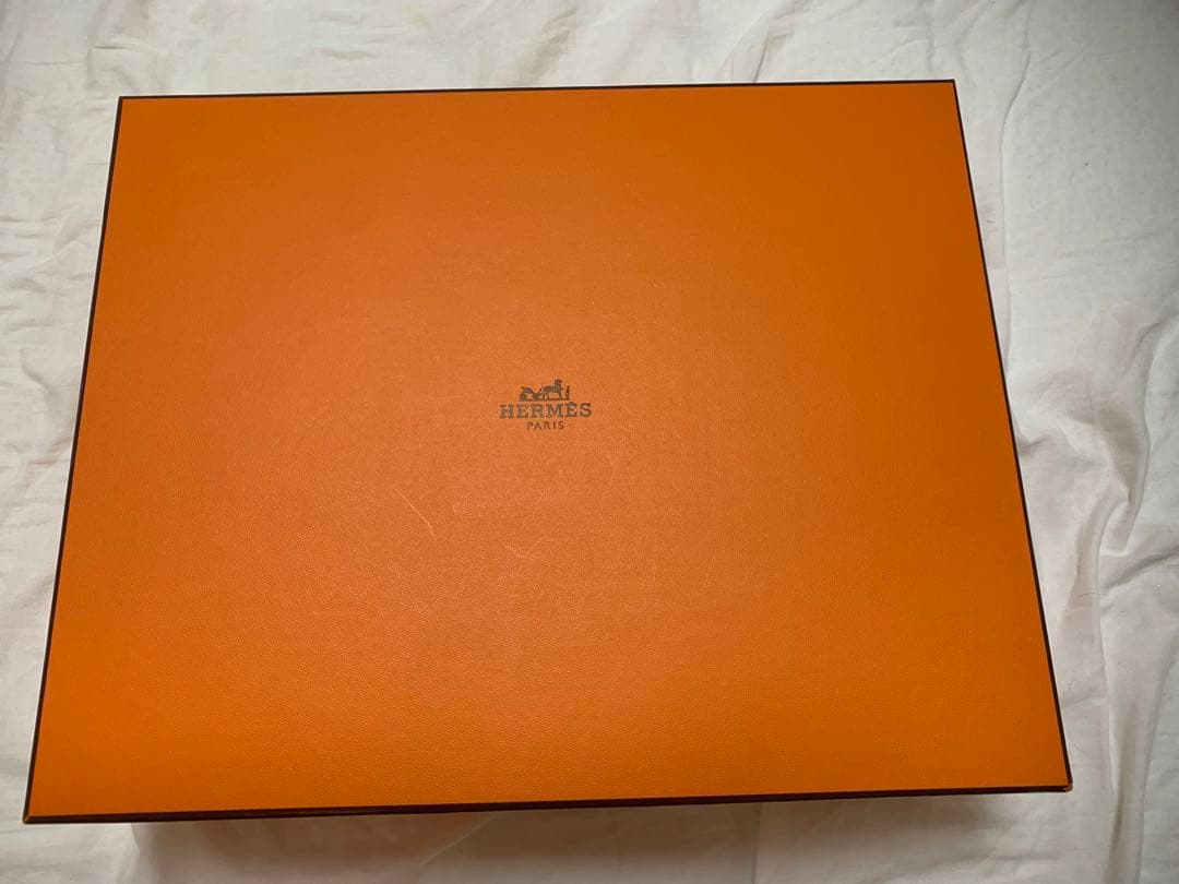 HERMES箱　レインカバー　リボン付き