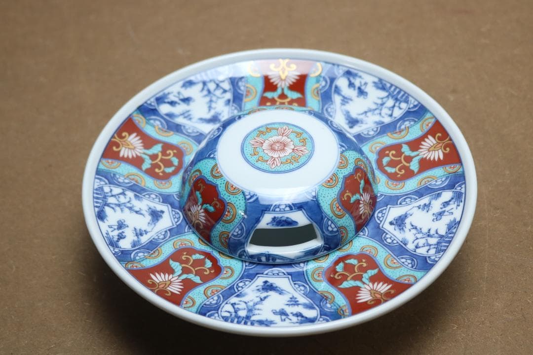 伝統的な有田焼　伊万里焼　灰皿　インテリアに如何ですか