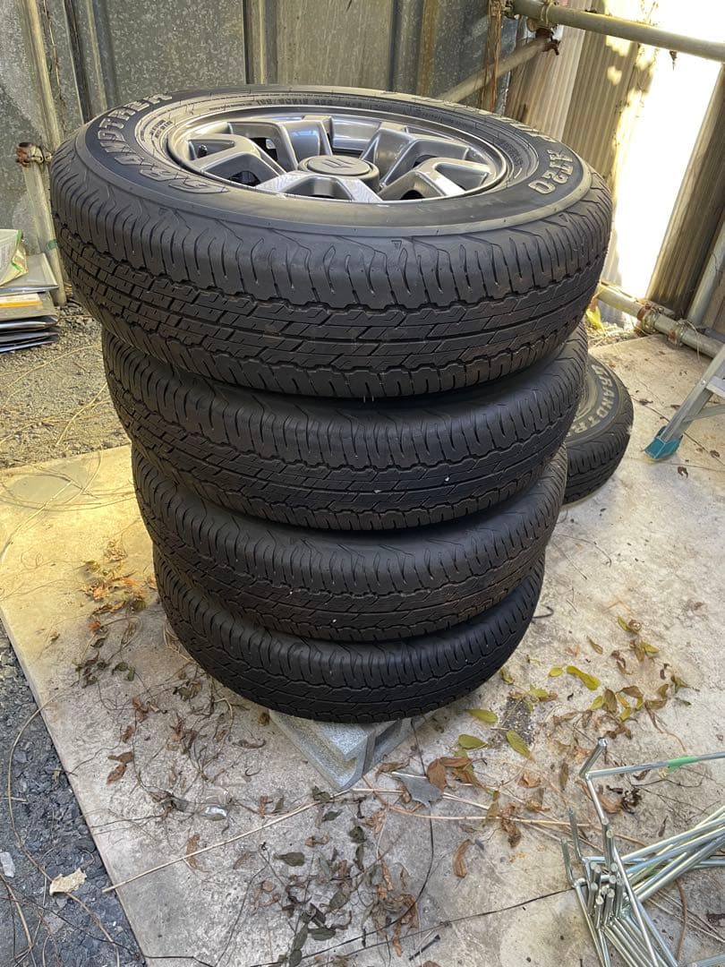 ジムニーシエラ純正タイヤ　ホイール5本セット