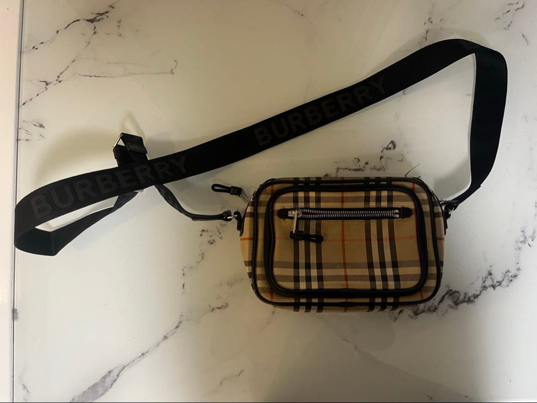 Burberry チェック柄ショルダーバッグ