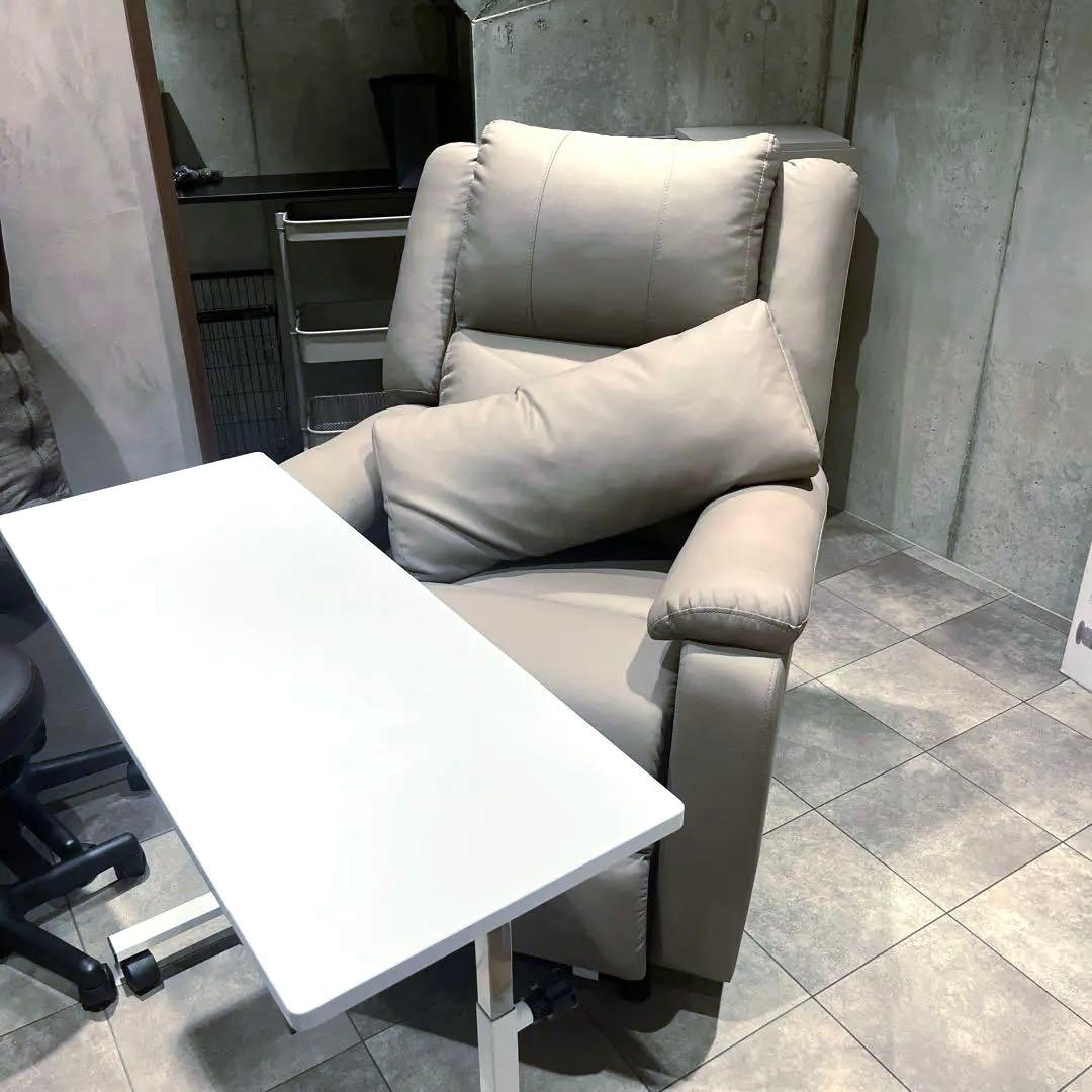 電動垂直昇降リクライニングチェア旧型 グレージュ&可動式ネイルテーブルのセット