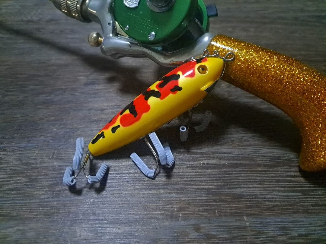 道楽　DOWLUCK 　ドウラク　ドライビングミノー　錦鯉　昭和三色